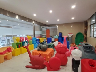 Changzhou Yingchuang Rotomolding Equipment Co,. Ltd 製造者の生産ライン