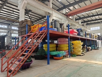 Changzhou Yingchuang Rotomolding Equipment Co,. Ltd 製造者の生産ライン